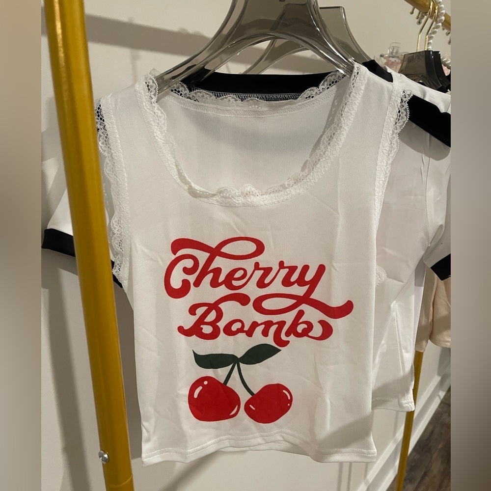 CHERRY BOMB TANK TOP size S